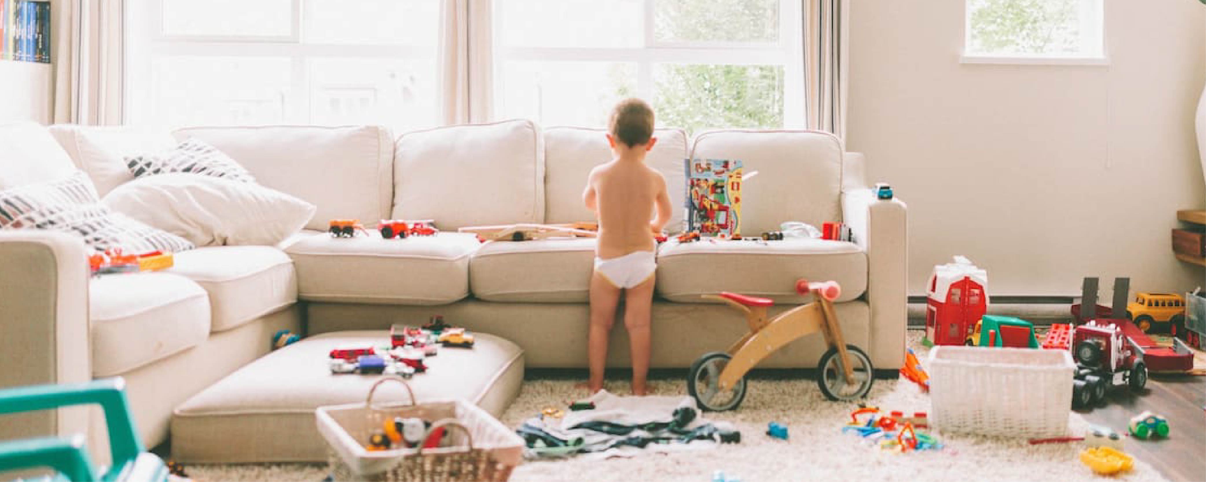 10 Praktische tips voor het opbergen van speelgoed in de woonkamer